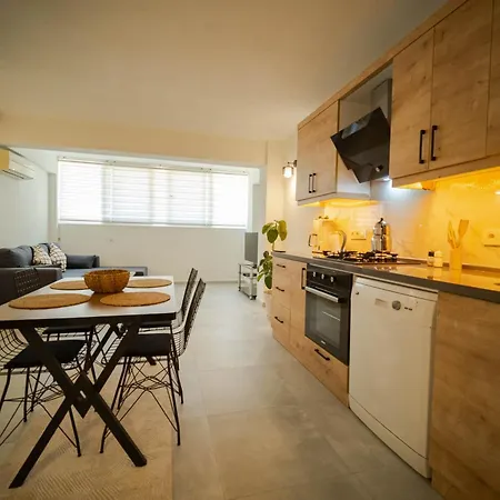 아파트 Stylish 2br In Oeluedeniz By The Forest With Pool *