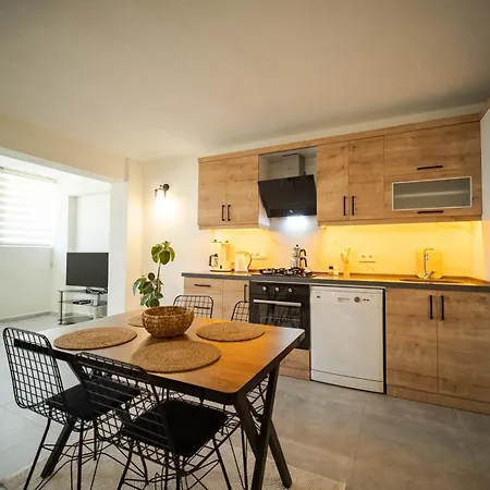 Stylish 2br In Oeluedeniz By The Forest With Pool Daire *