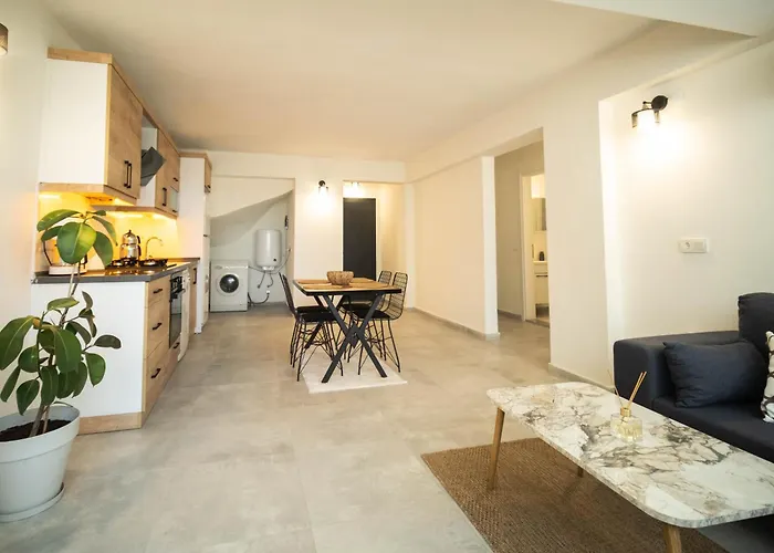 アパート Stylish 2br In Oeluedeniz By The Forest With Pool *
