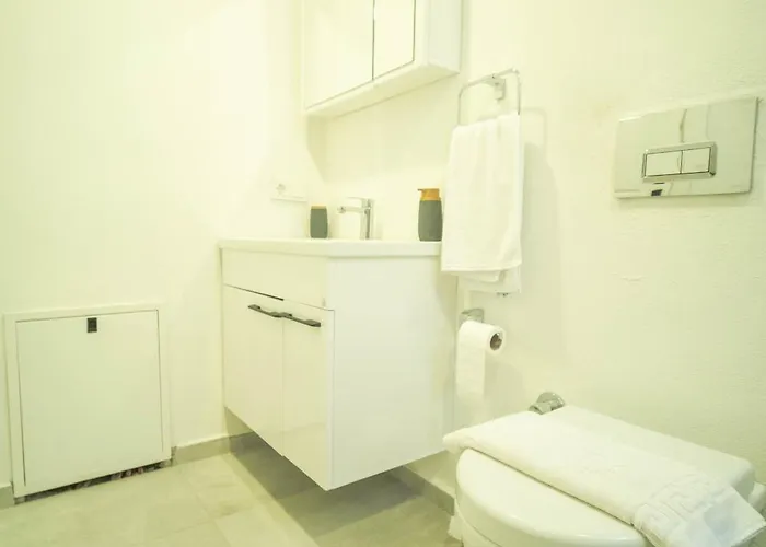 Stylish 2br In Oeluedeniz By The Forest With Pool フェティエ